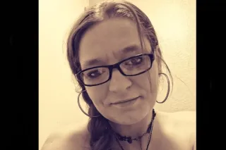 🎊 2 girl cum watch her lick it... - Image 2