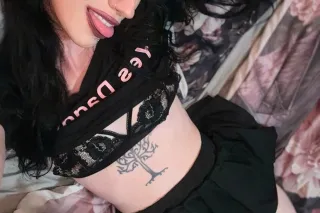 🖤 Tattooed Alt Beauty – Moving... - Image 2