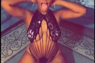 GUSHY PRETTY FAT PUSSY 😻 THIS ... - Image 2