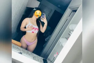 LATINA JOVEN Y COMPLACIENTE🔥😈🔥... - Image 1