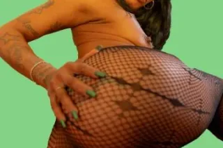 slippery ,Hot, & Ready - 28 - Image 3