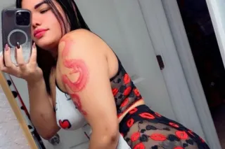 sexy latina - 27 - Image 1