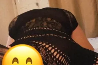 Juicy Booty🍑Big Titties🍒🌸 Sexy... - Image 4