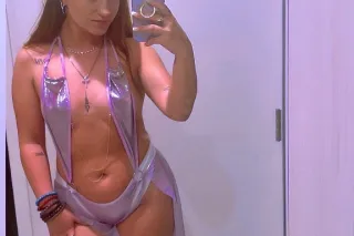 *Available Now* come see a baddie, pretty white gal💕 Happy Sunday 😇💌 - Image 12