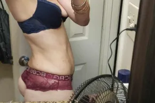 Lil Hot Thang - 30 - Image 2