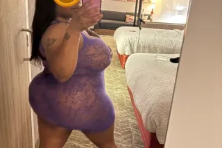 😘TAKE ME TO POUND TOWN 🤯 LEGS ... - Image 1