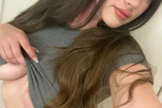 💕Sweet Sexy Hot Girl💋Big Bobbs... - Image 1