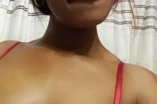 lets meet and play sexy petite... - Image 4