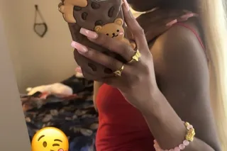 sexy petite chocolate beauty 😍... - Image 2