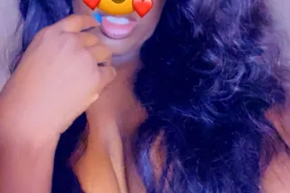 💗SLIM THICK DARKSKIN CUTIE OUT... - Image 3