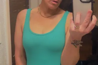 💦Cum Get In Between These Long... - Image 3