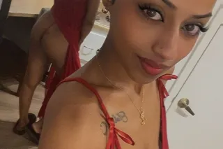 exotic eygption queen waiting ... - Image 2