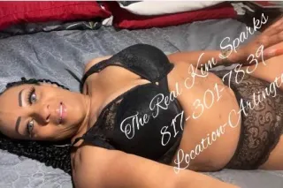 🎉 My pussy 🐱 is THROBBING like... - Image 1