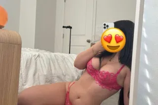 😍i'M A SEXY LATINA AND IM Avai... - Image 1