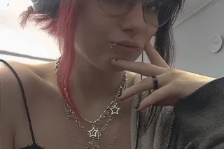 Emo Trans Girl - 19 - Image 2