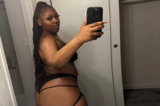 DON'T MISS OUT 😍 𝐓𝐇𝐈𝐂𝐊 ᴀɴᴅ 𝐏𝐑𝐄... - Image 3