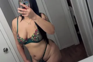 sexy y complaciente 😈🔥con un r... - Image 1
