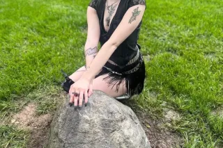 Emo trans lookin for friends 😏 - Image 5