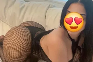 Hi, I'm a Latina girl availabl... - Image 2