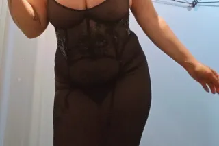 bubble booty 🤪 2 girls availab... - Image 3