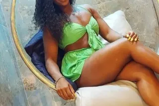 beautiful sexy, simple and hot... - Image 1