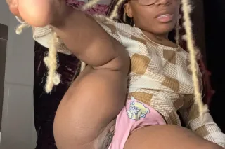 3 FOOT 11 EATER OFF THE BONE 👅... - Image 1