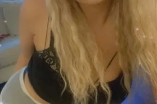 seductive blonde pleasure on demand - Image 7