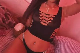 tight 😏 brunette 🍑super hot 🔥🔥... - Image 2