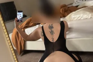 Hot sexy Latina. 🔥 Tropical bo... - Image 1