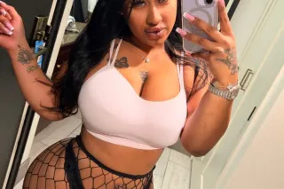 sexy islander babe - Image 7