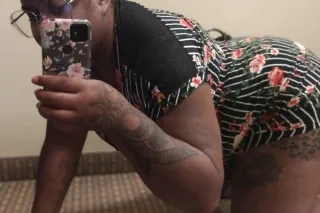 Tatted Smooth soft Mami🤤🥰👅🍑🧠🫦🤤... - Image 1
