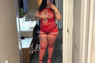 FIRST TIME HERE🩷 😻 JUICY AND F... - Image 4