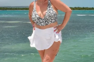 💗🦩Your sexy cougar is ready to... - Image 1