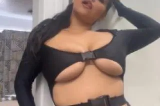 sexy latina mami - Image 6