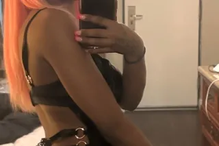 YOUR FAVORITE FUN SIZED HOTTIE... - Image 1