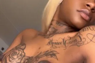 🍒2 DIFFRENT GIRLS🍒Discreet Mat... - Image 3