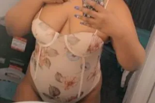 Prettyyy Thickkk Goddess Super... - Image 3