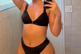 LATINA AVAILABLE 24/7 - Image 1