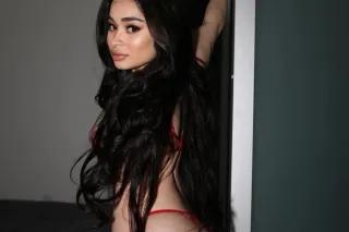 4 Foot 9 middle eastern bombsh... - Image 2