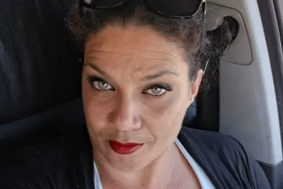 lady in the street. - Image 6