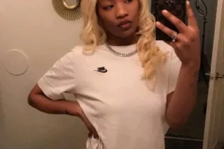 Hey im in town and looking for... - Image 1