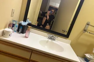 Blonde Playmate ready to play! Outcalls Only! - Image 10