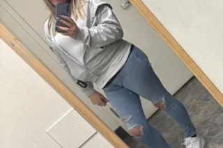 Blonde Playmate ready to play!... - Image 2