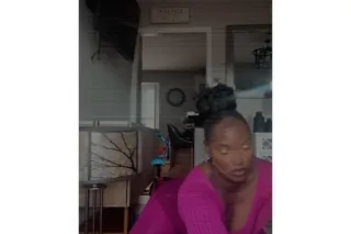 Available 💕🍭 - 27 - Image 2