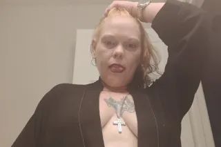 Sexy Wet Magic Lady! - 44 - Image 4