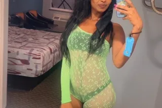 HEY BABY CUM SEE ME NOW, IM SW... - Image 4