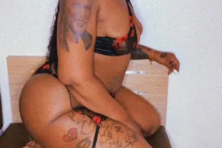 INCALL SPECIALS💦💦THROAT GOAT🐐💦... - Image 2