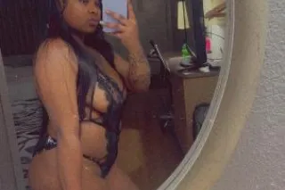 Miss Good Pussy Stoping By Bes... - Image 4