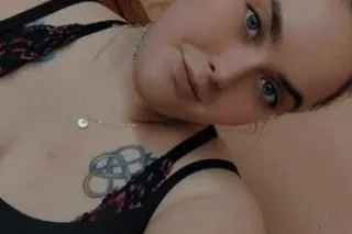 💋Alone n horny💋 - 22 - Image 1