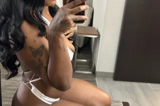 incall available 😘✨ 𝓻𝓮𝓵𝓪𝔁 🫶🏾 1... - Image 1